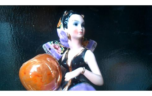 BEELD ITALIAANS PORSELEIN DAME GET