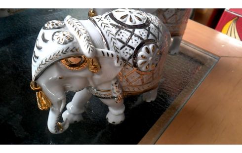 BEELDJE OLIFANT LOT