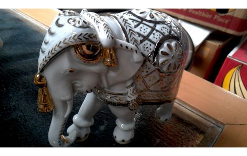 BEELDJE OLIFANT LOT