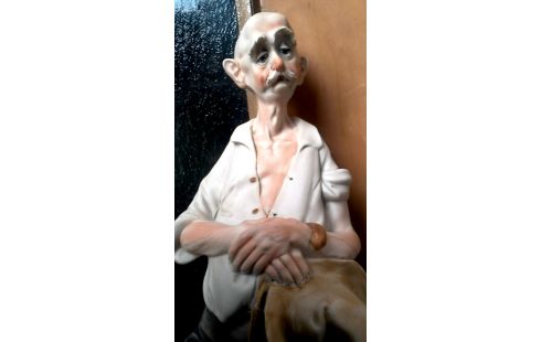 BEELDJE MAN MET HOED CAPO DI MONTE