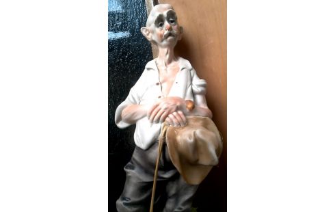 BEELDJE MAN MET HOED CAPO DI MONTE