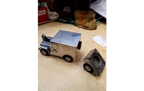 BRIQUET DE TABLE JEEP