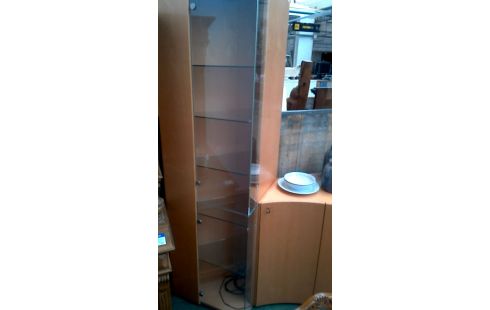 ANRICHTE. DESIGN 6 TÜREN ESCHE LOOK BELEUCHTET
