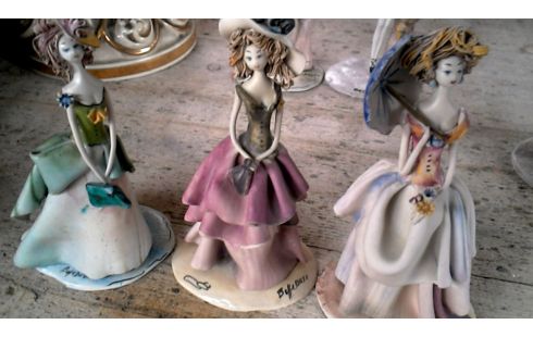 BEELDJE DAMES LOT VAN