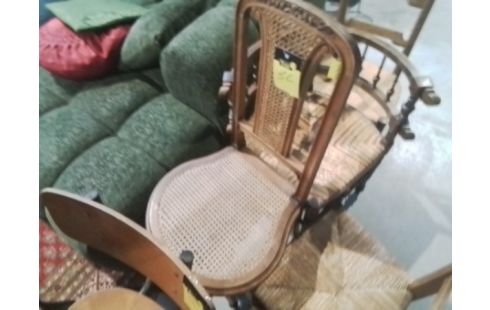 CHAISE CANNEE