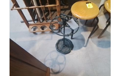 PORTE PARAPLUIE EN FONTE DE FER