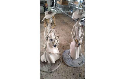 BEELDJE DAMES LOT VAN