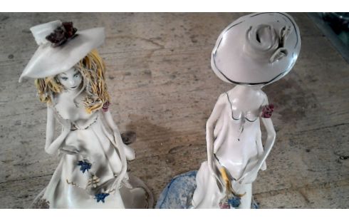 BEELDJE DAMES LOT VAN