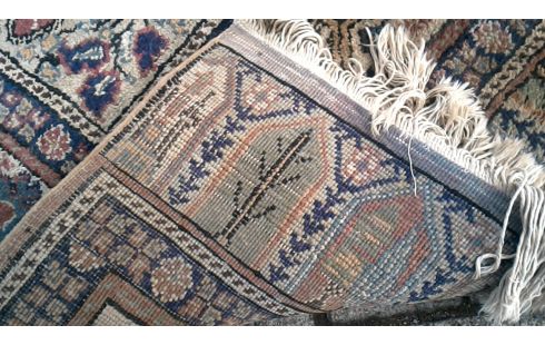 TAPIS NOUE MAIN BLEUE VERTE ROUGE