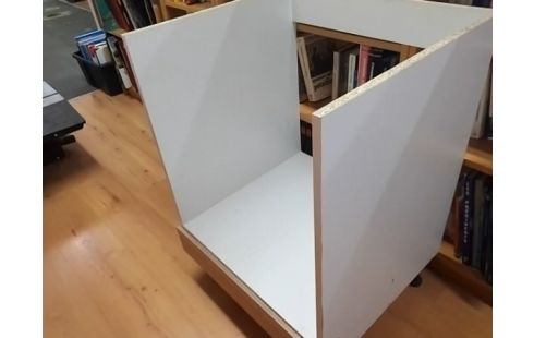 MEUBLE FOUR