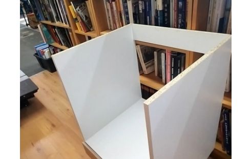 MEUBLE FOUR