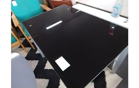 TABLE VERRE NOIR QUELQUES RAYURES