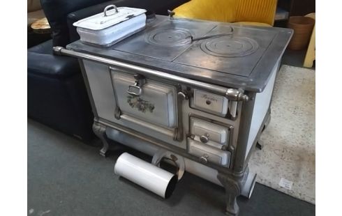 CUISINIERE ANCIENNE EN L'ETAT