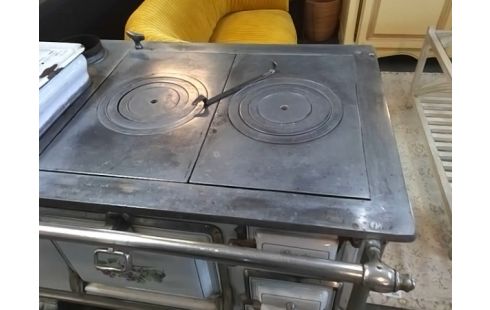 CUISINIERE ANCIENNE EN L'ETAT