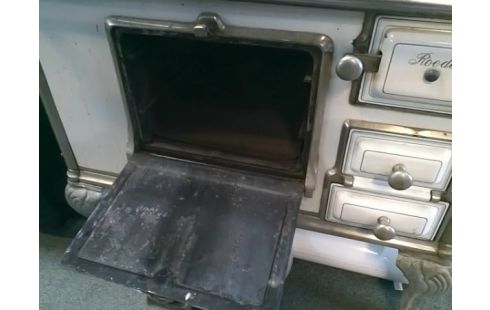CUISINIERE ANCIENNE EN L'ETAT