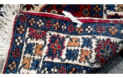TAPIS NOUE MAIN BEIGE ROUGE BLEUE