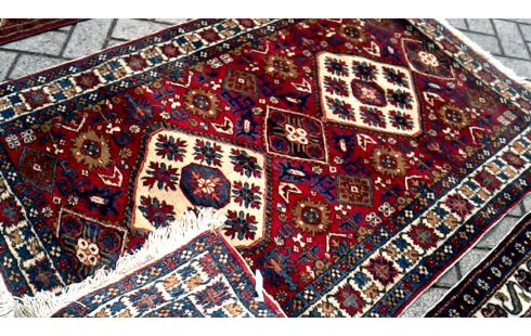 TAPIS NOUE MAIN BEIGE ROUGE BLEUE