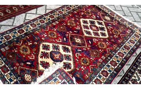 TAPIS NOUE MAIN BEIGE ROUGE BLEUE