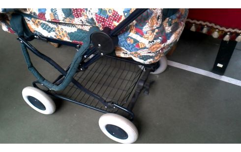 KINDERWAGEN MIT BABYTRAGEKORB