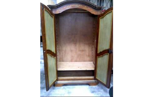 ARMOIRE CHAPEAU DE GENDARME