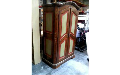 ARMOIRE CHAPEAU DE GENDARME