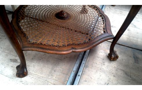 TABLE DE SALON ROND CHIPPENDALE MARBRE