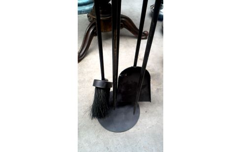 SERVITEUR DE CHEMINEE MODERNE