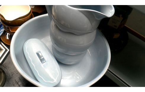 POT A EAU BLEUE