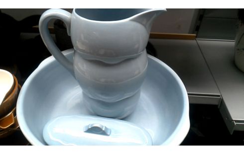 POT A EAU BLEUE