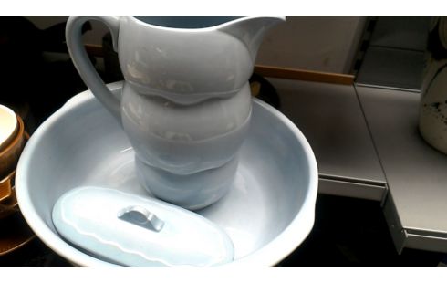 POT A EAU BLEUE
