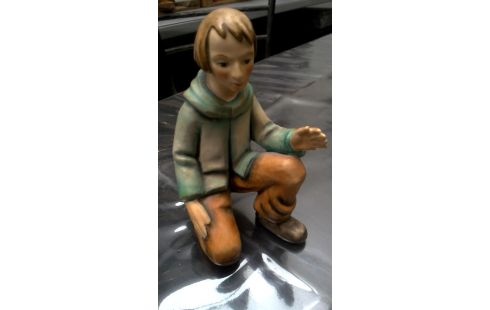 STATUETTE