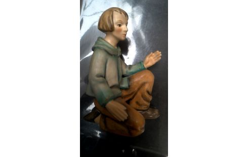 STATUETTE