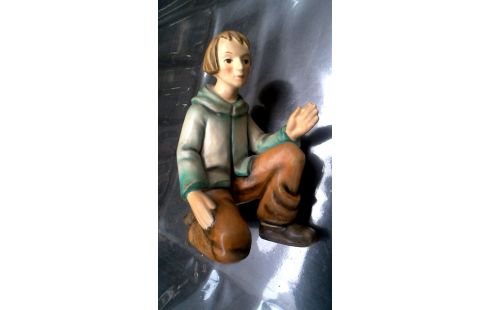 STATUETTE