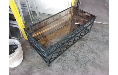 TABLE BASSE METAL ET VERRE FUMÉ