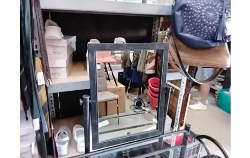 COIFFEUSE AVEC TABOURET STYLE FER FORGÉ