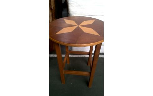BIJZETTAFEL ROND INLEGWERK