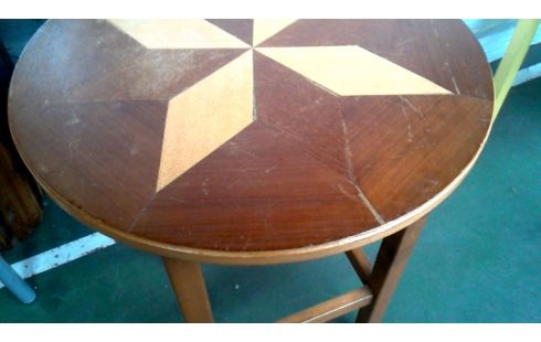 BIJZETTAFEL ROND INLEGWERK