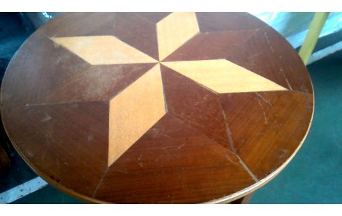 BIJZETTAFEL ROND INLEGWERK
