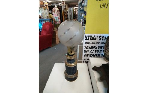 LAMPE A PETROLE
