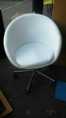 FAUTEUIL BLANC ROULANT