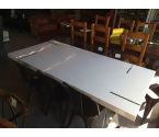TABLE BLANCHE empietement en verre TABLE BLANCHE EMPIETEMENT EN VERRE