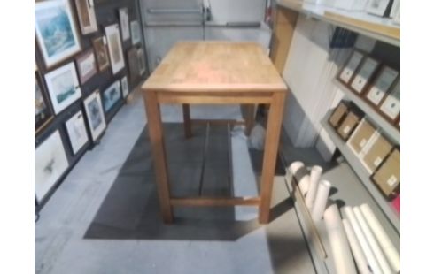 TABLE MANGE DEBOUT