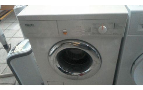 MACHINE A LAVER MIELE 
