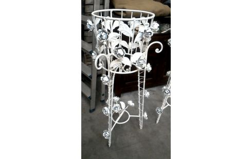BLUMENTOPFSTÄNDER WEISS SCHMIEDEEISEN DAS STÜCK