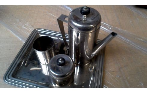JUEGO DE CAFÉ PLATEADO CUERPO ART DECO