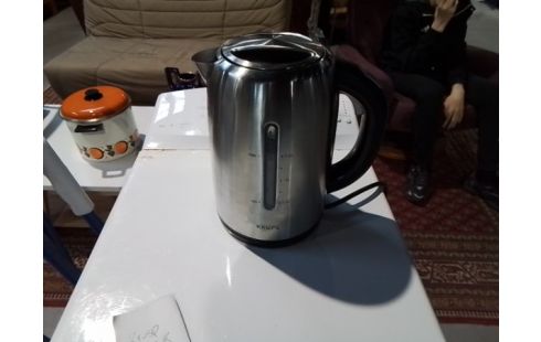 BOUILLOIRE ELECTRIQUE KRUPS 1.6L