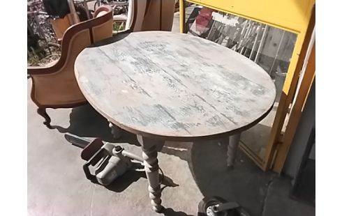 TABLE OVALE CERUSÉE