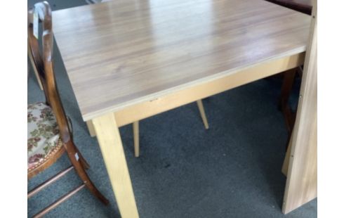 TABLE CARRE 90X90 1 ALLONGE
