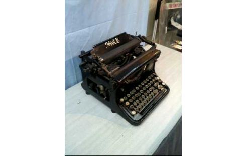 MACHINE A ECRIRE