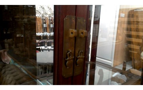 VITRINE ORIENTAL 2 CORPS BOIS DE ROSE BISAUTE GLACE 4 PORTES ECLAIRE